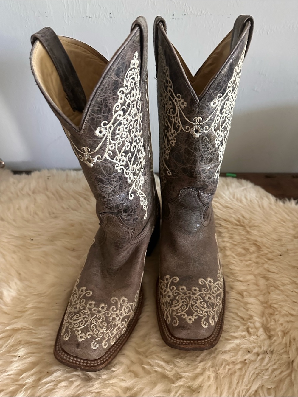 Women’s Brown Embroidered Western Boots Corral